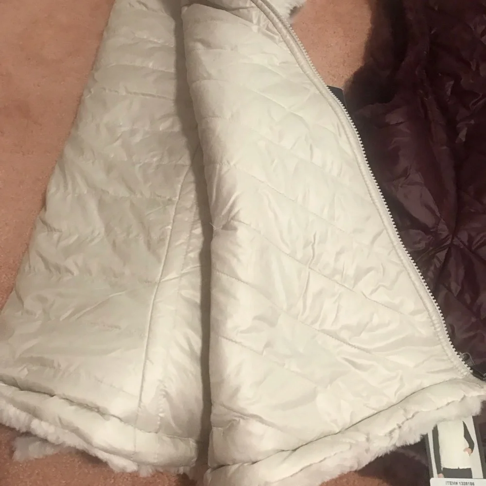 Nicole miller (2)reversible women’s faux fur vest (NO offer) please - Picture 15 of 16